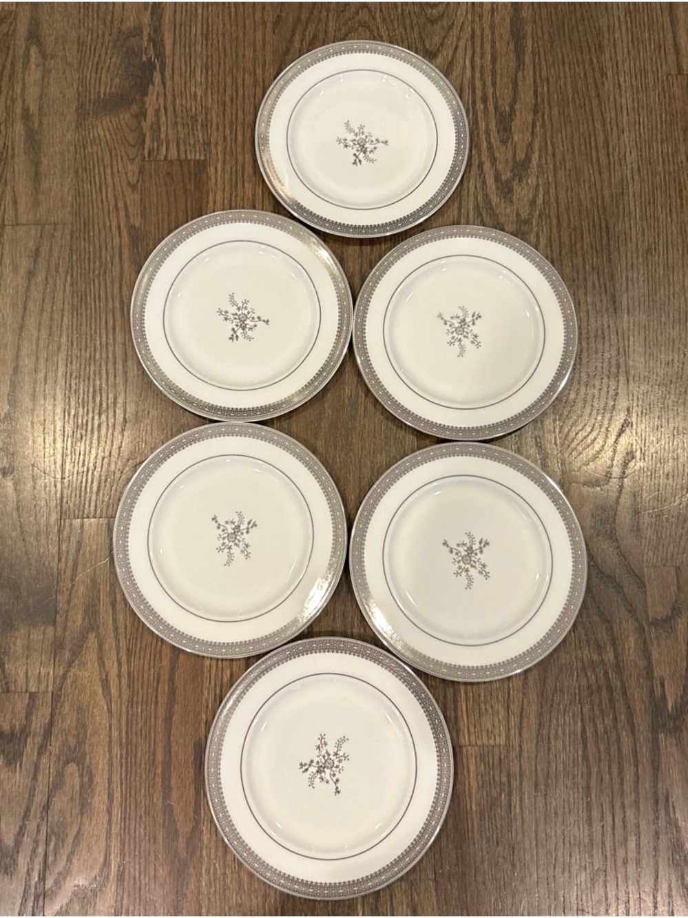 Set Of 6 Wedgwood Vera Wang Platinum Bread/Dessert Plates Vera Lace 7 Inches